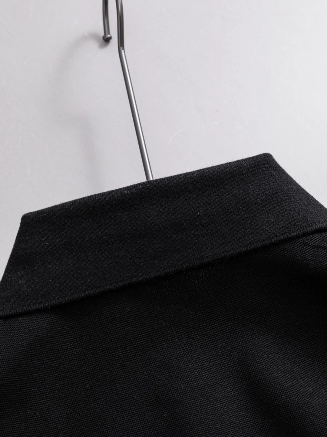 P100✨🔥 [VALENTINO] 2026FW short-sleeved lapel polo shirt Color: Black White Size: S-XXL